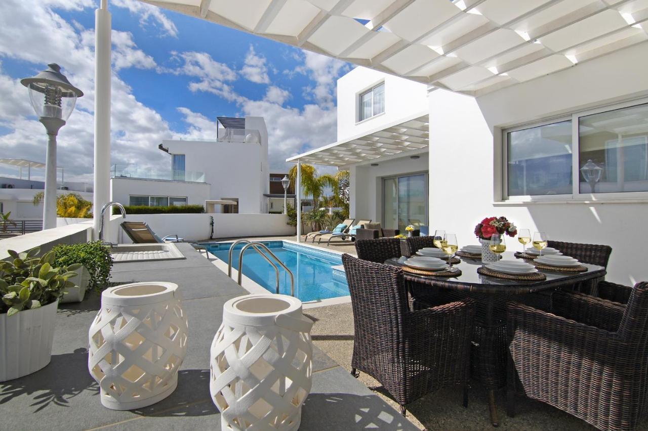 Villa Sunday Ayia Napa Exterior foto